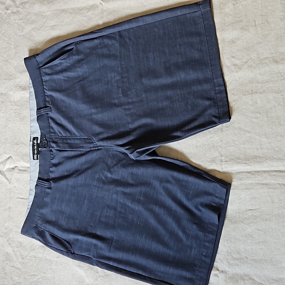 Travis Mathew men's blue Casual bermudas Classic shorts size 42 Flat Front